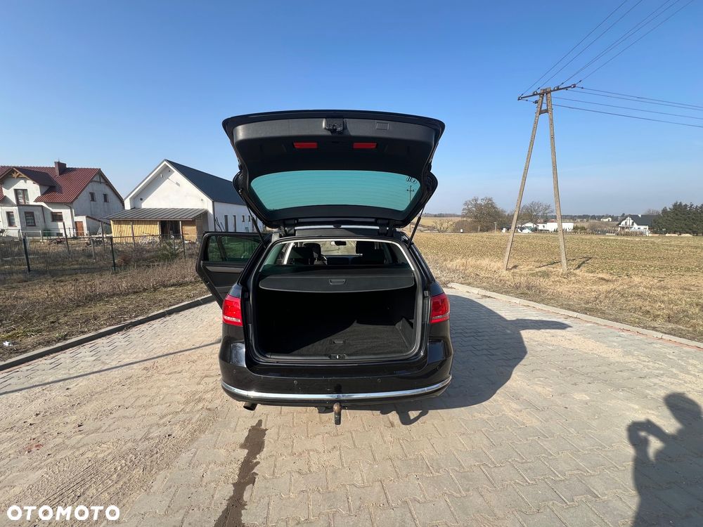 Volkswagen Passat - 12