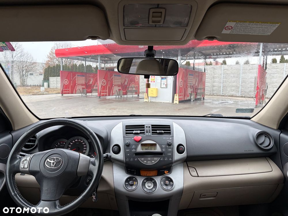 Toyota RAV4 ver-2-0-active-4x2 - 8