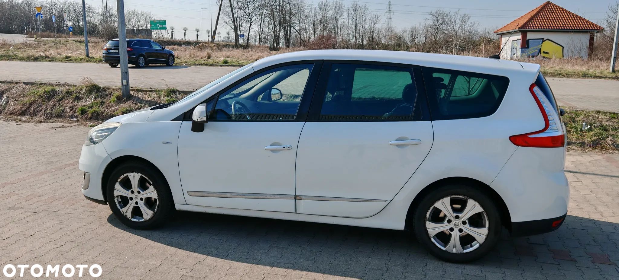 Renault Grand Scenic - 1