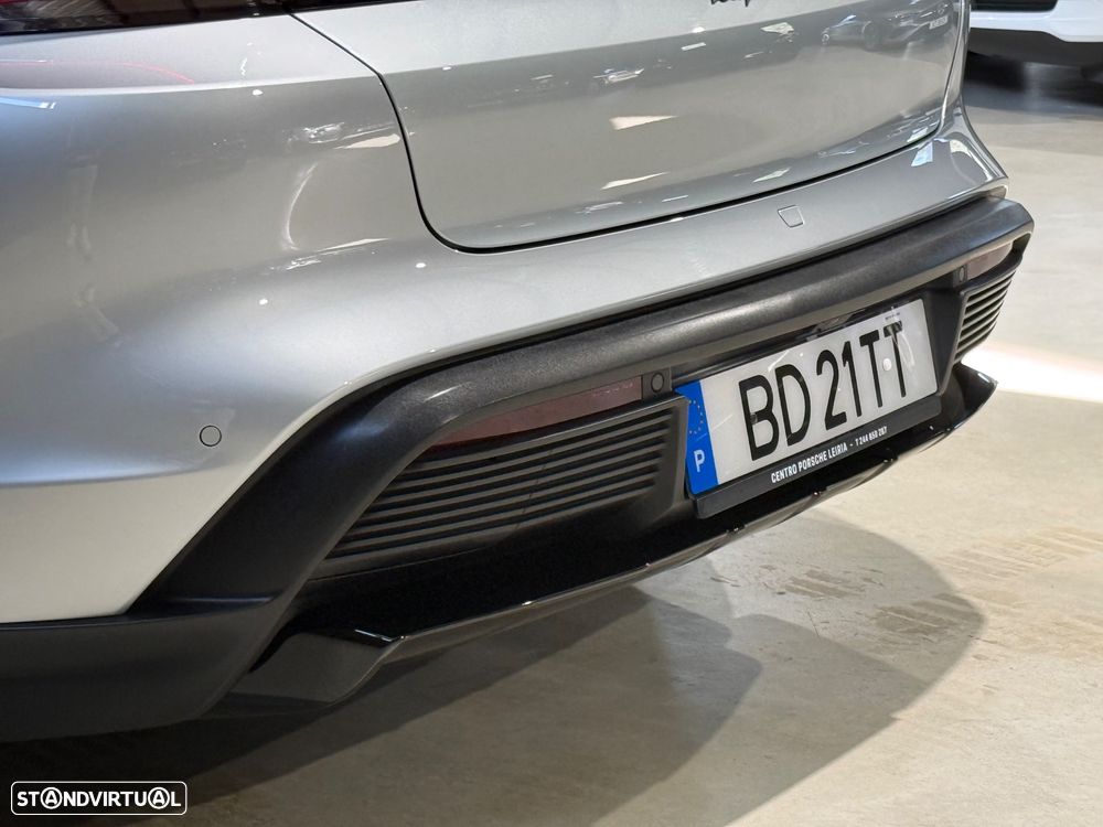 Porsche Taycan Cross Turismo 4 - 37