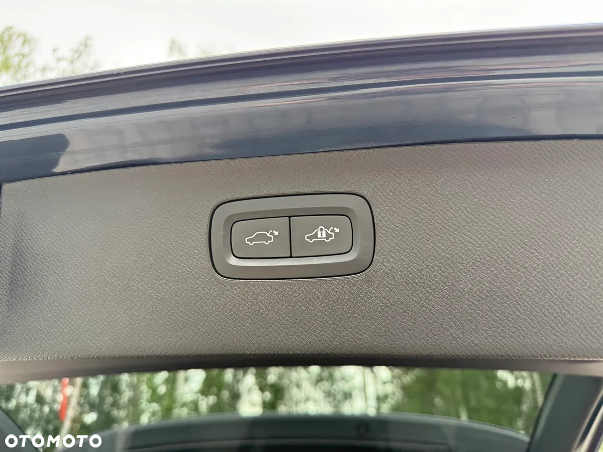 Volvo XC 90 - 32