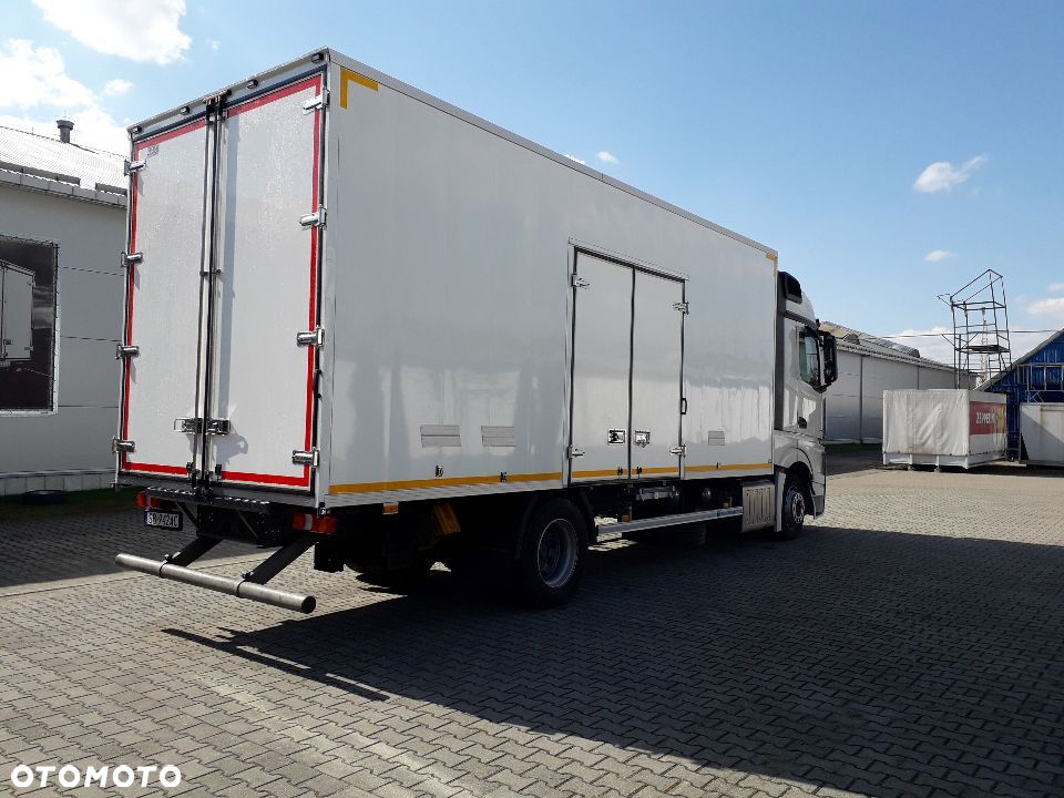 DRZWI TYLNE STR L+P Z MONTAŻEM POD WYMIAR - 8