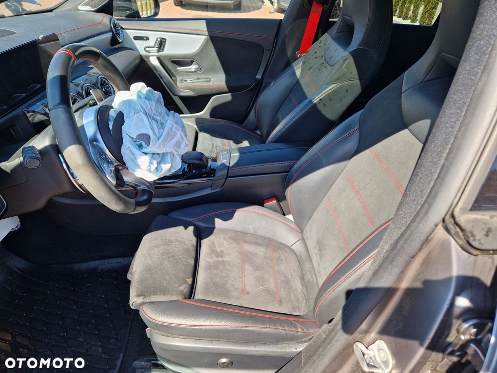 Mercedes-Benz CLA AMG 45 S 4-Matic+ 8G-DCT - 22