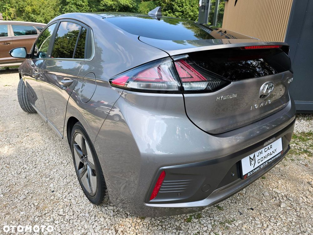 Hyundai IONIQ - 5