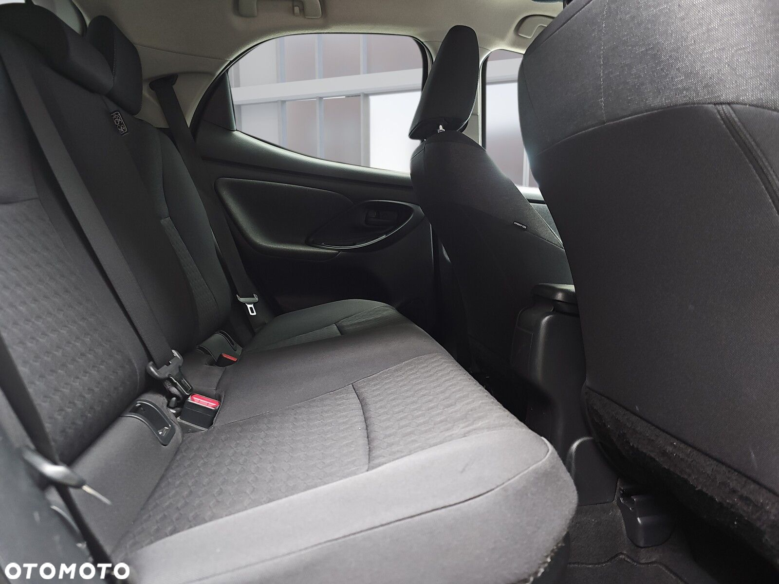 Toyota Yaris Hybrid 1.5 Comfort - 22
