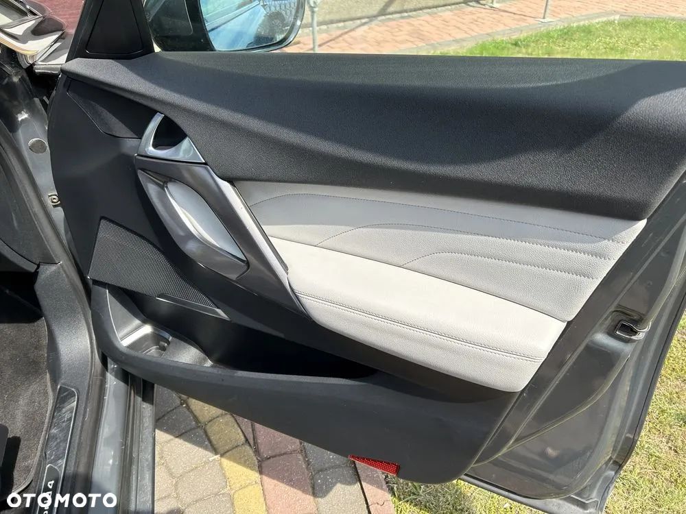 Citroën DS5 2.0 HDi Hybrid4 SoChic MCP - 11