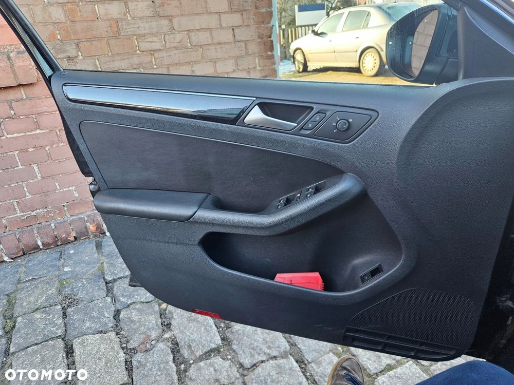 Volkswagen Jetta 1.4 TSI BMT Highline - 17