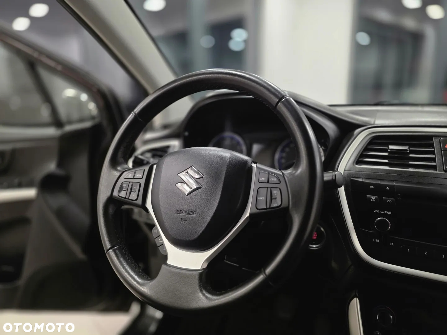 Suzuki SX4 S-Cross 1.6 XLED - 24