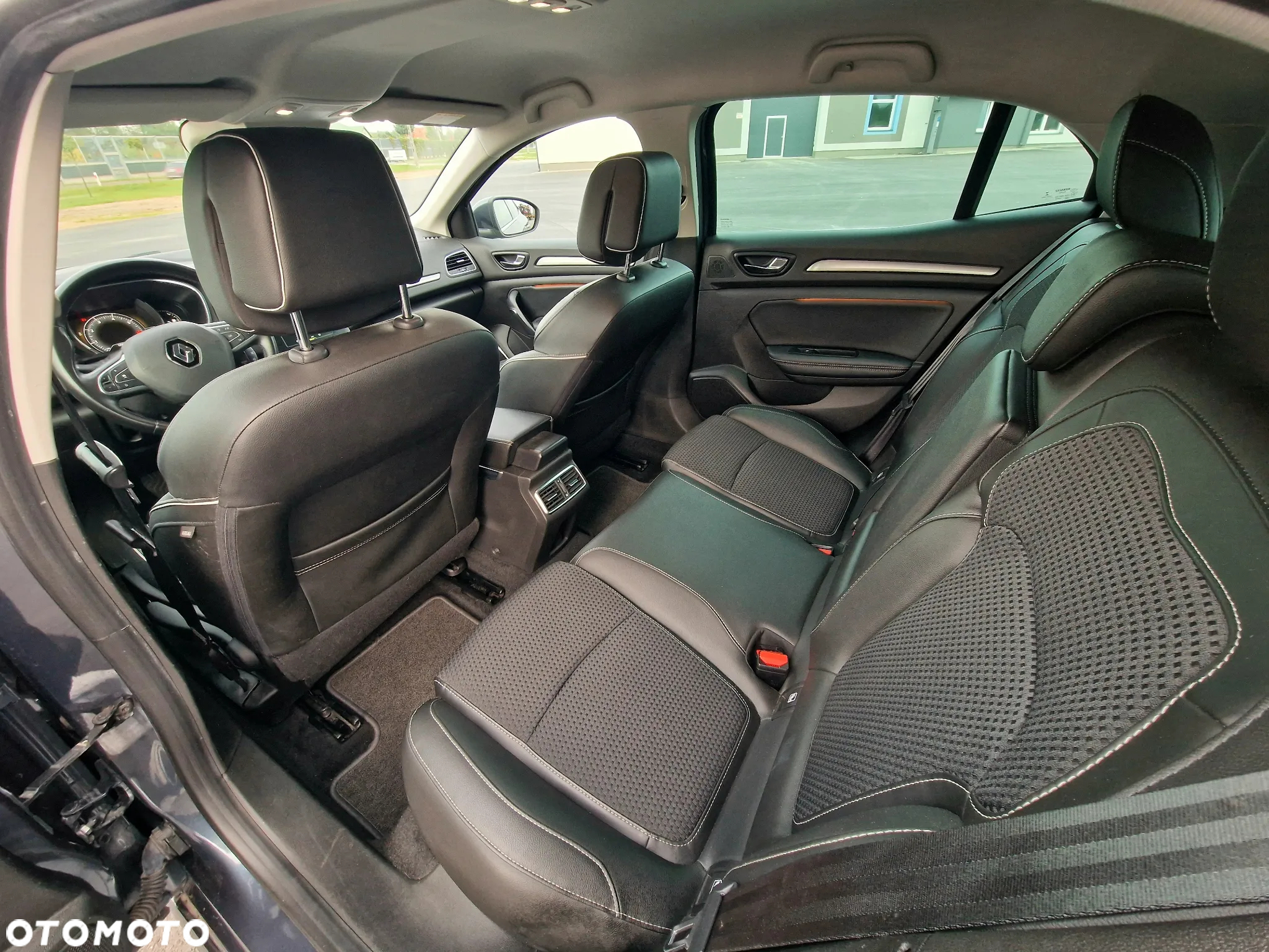 Renault Megane ENERGY TCe 130 Start & Stop Bose Edition - 17