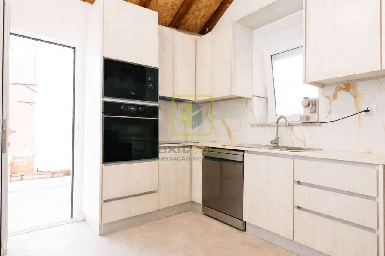 Andar moradia T2 - Grande imagem: 2/24