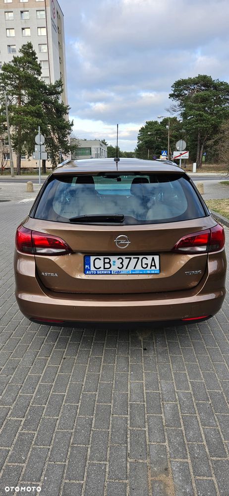 Opel Astra 1.4 T Enjoy S&S - 10