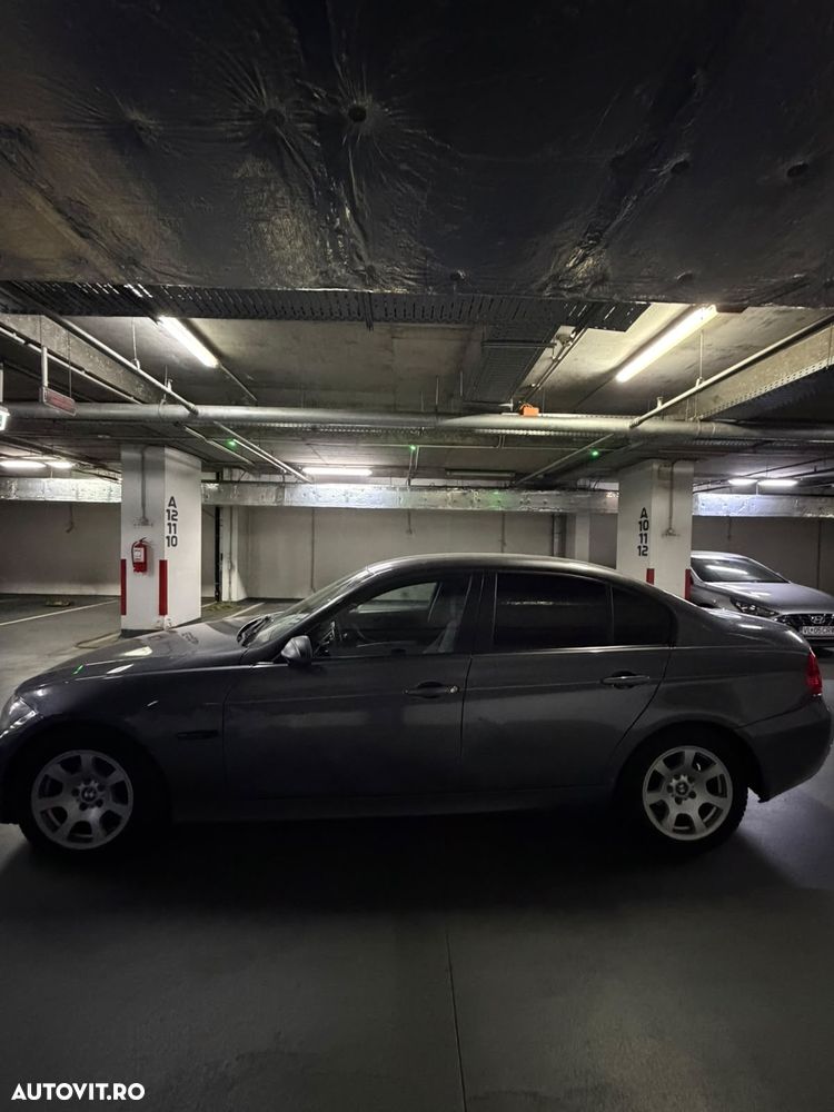 BMW Seria 3 320i - 4