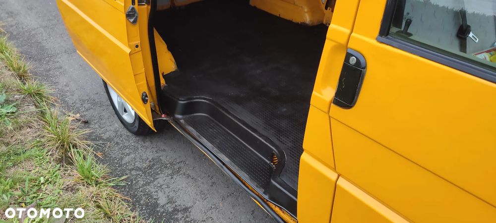Volkswagen Transporter - 32