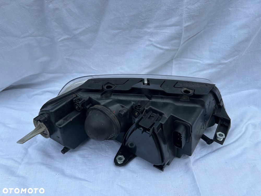 Lampa lewa Europejska VW Passat B5 FL TYC - 4
