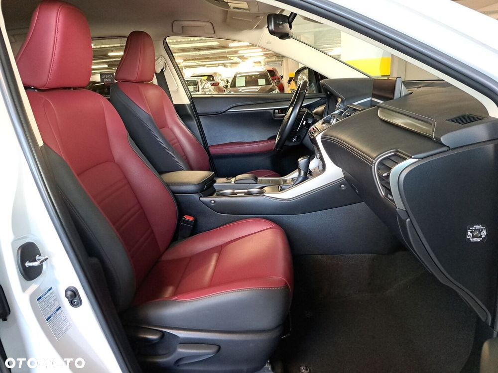 Lexus NX 300h F Impression AWD - 12