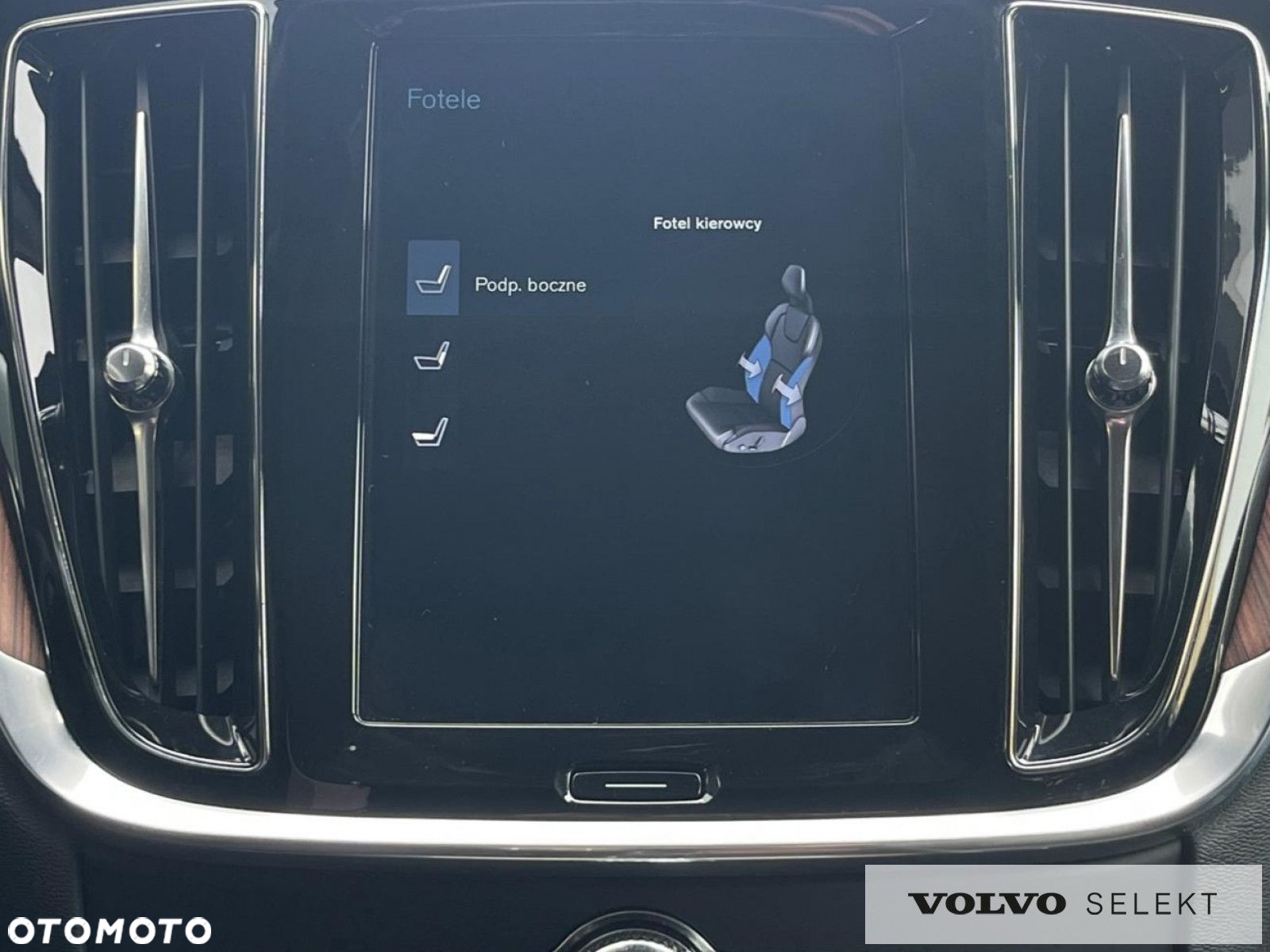 Volvo V60 Cross Country - 23