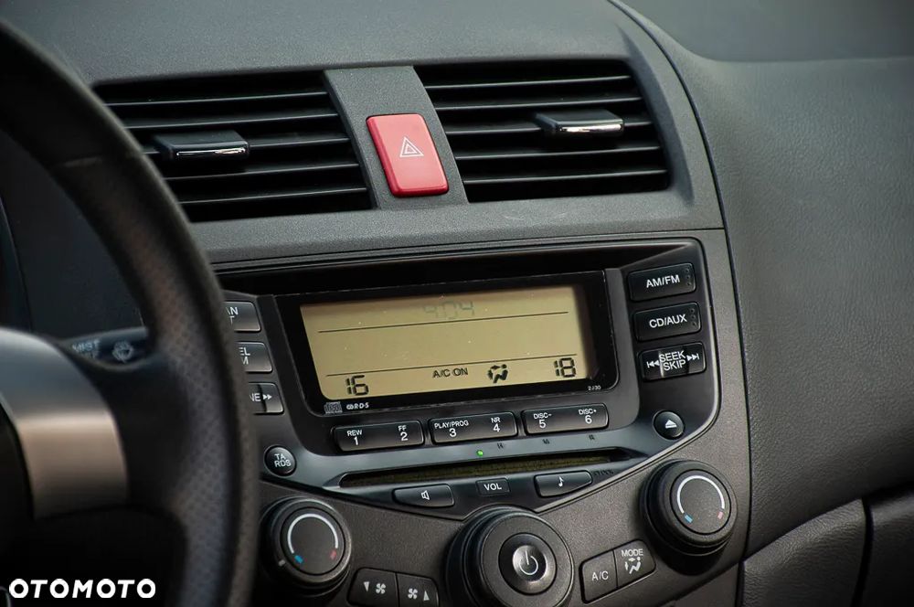 Honda Accord 2.0 Sport - 28