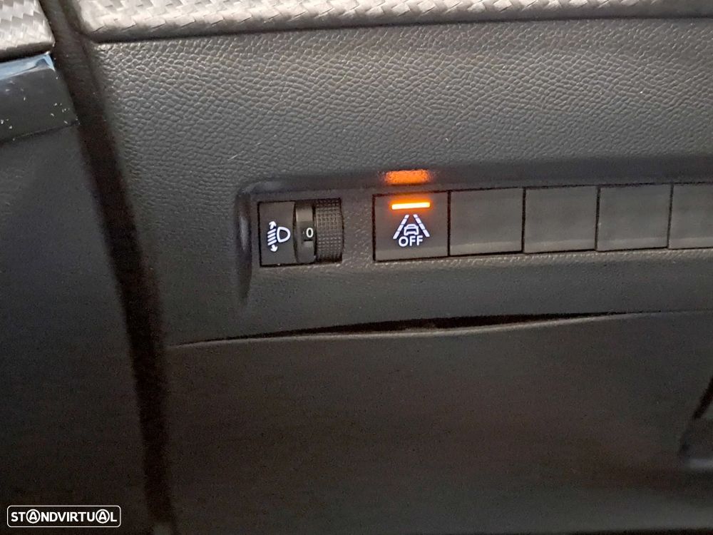 Peugeot 208 1.2 PureTech Active - 18