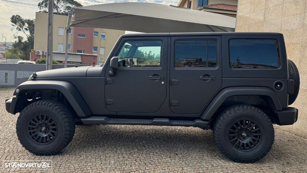 Jeep Wrangler Unlimited 2.8 CRD Auto Sport - 5