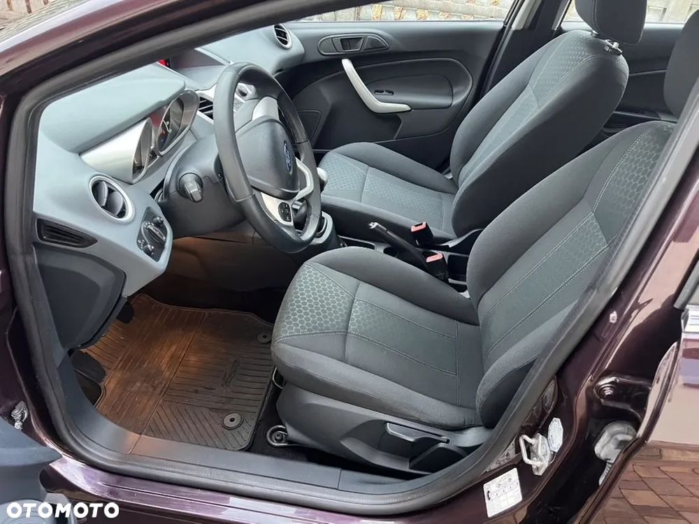 Ford Fiesta - 8