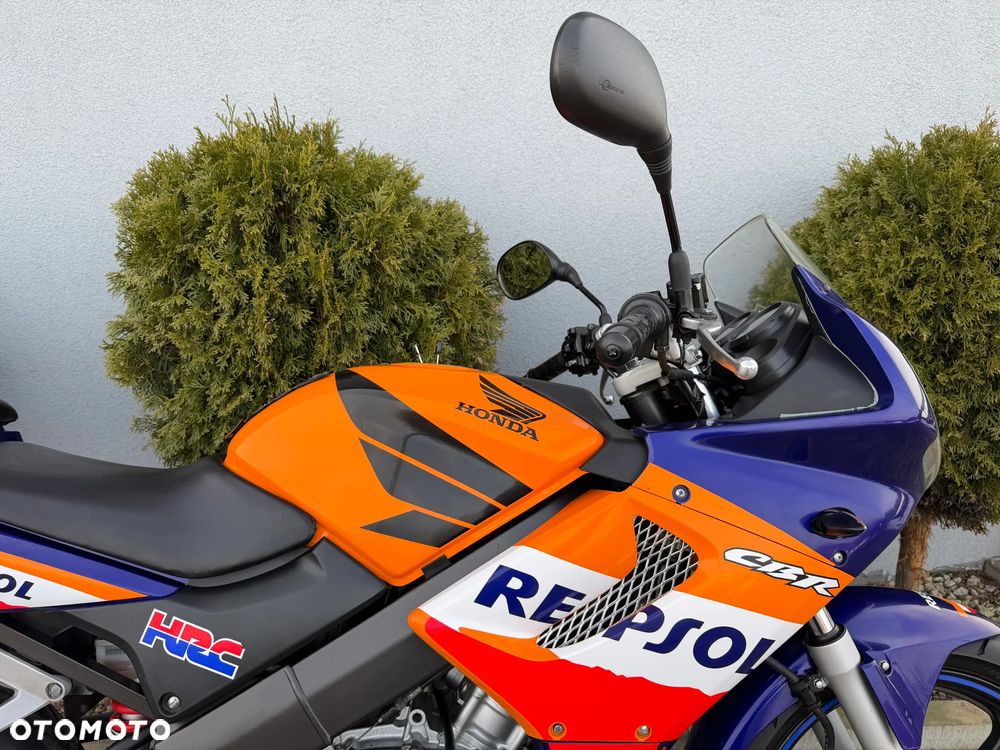 Honda CBR - 40