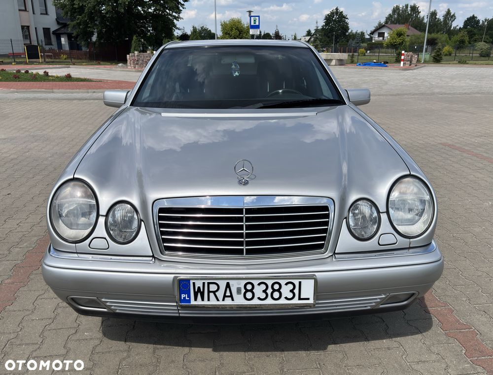 Mercedes-Benz Klasa E 320 T 4-Matic Avantgarde - 9