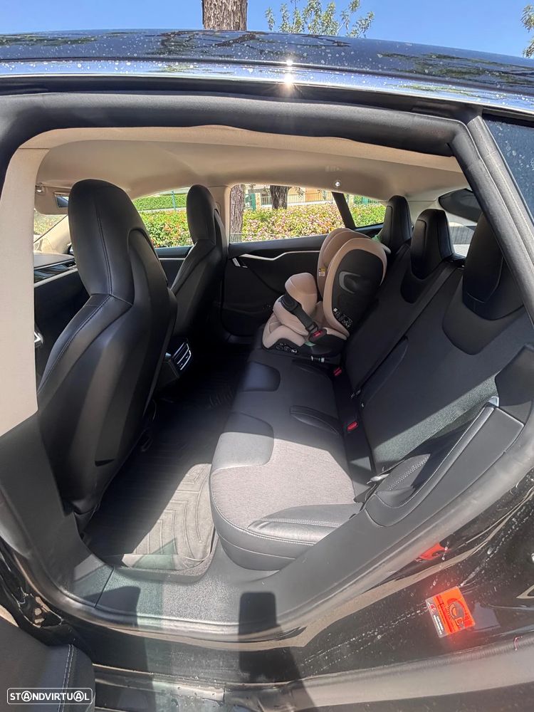 Tesla Model S 85 - 12