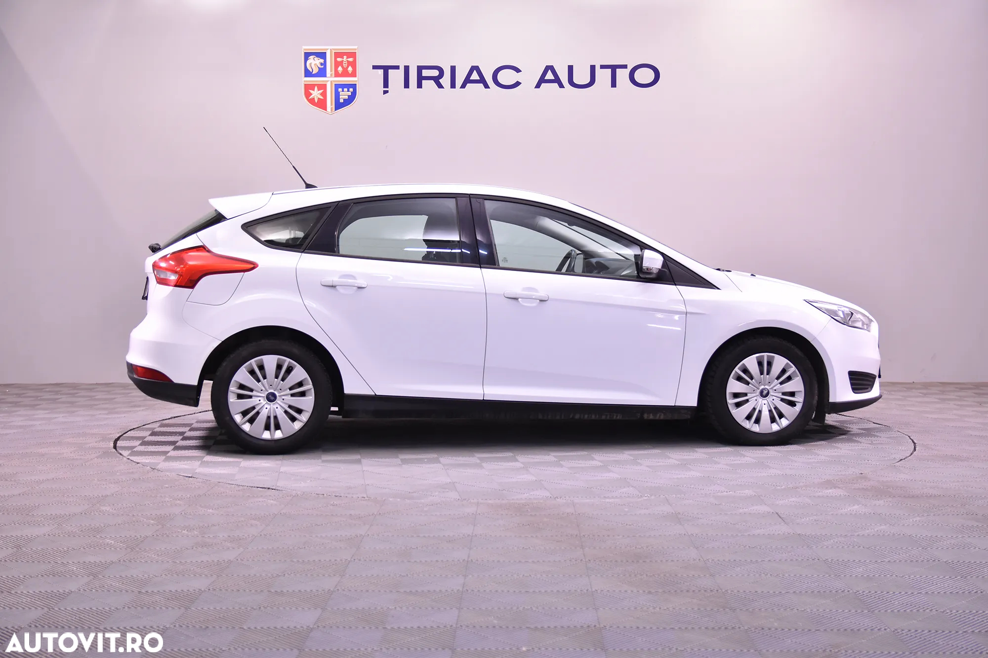 Ford Focus - 6