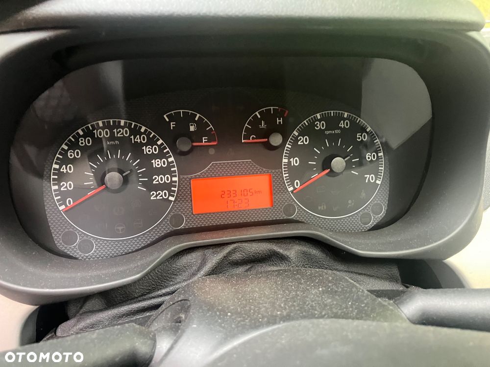 Fiat Punto 1.4 16V Dynamic - 6