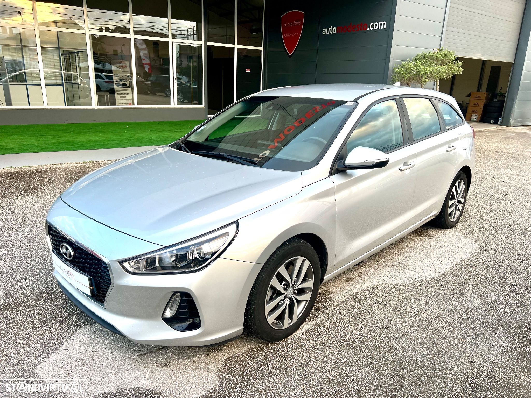 Hyundai i30 SW 1.6 CRDi Blue Comfort+Navi - 1