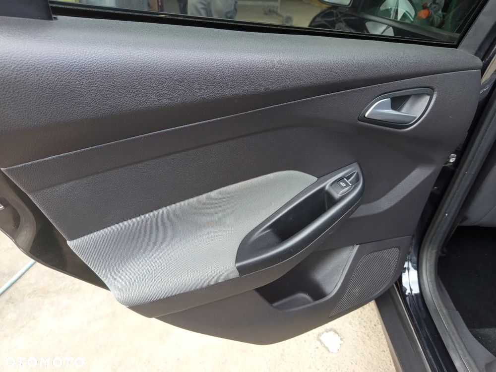 Ford Focus SW 1.0 EcoBoost Trend - 18