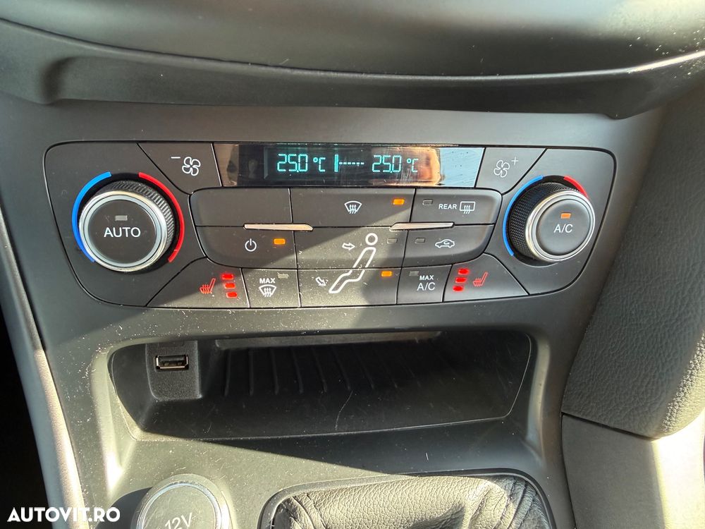 Ford Focus 1.0 EcoBoost Hybrid TITANIUM - 17