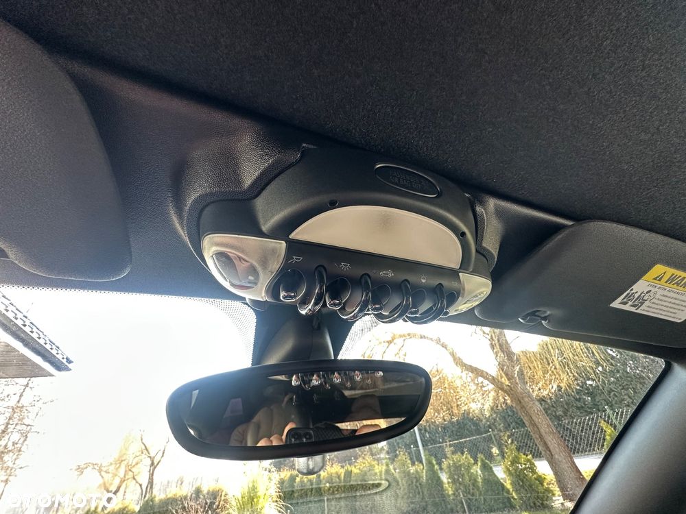 MINI Cooper S 50 Mayfair - 30