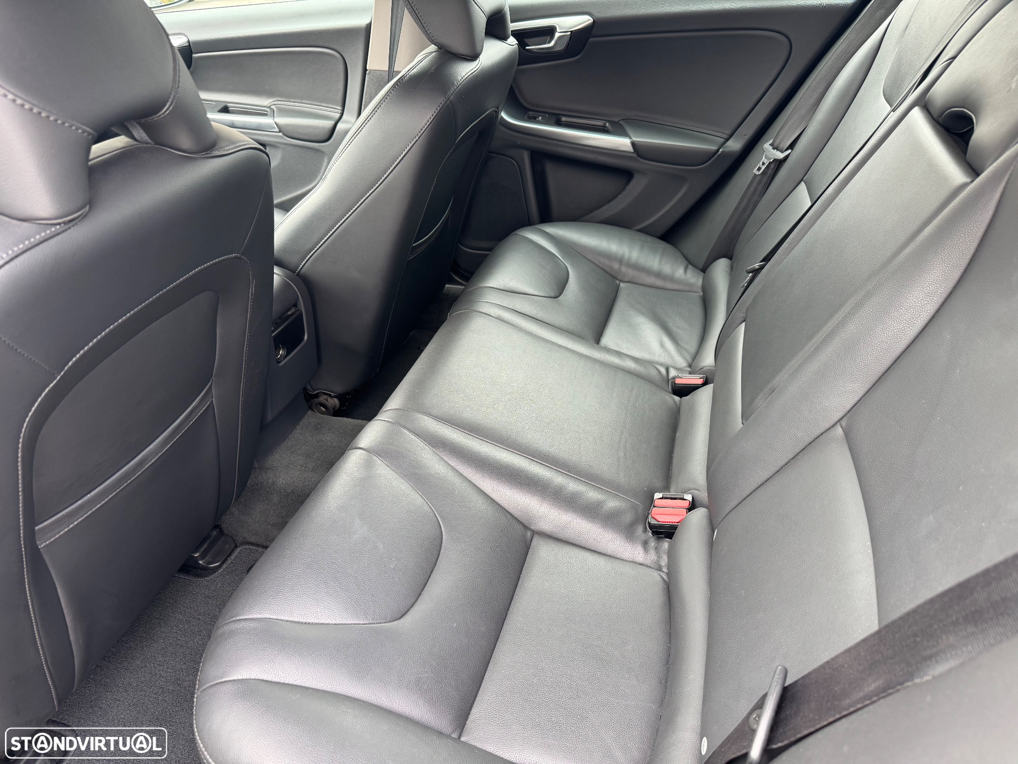 Volvo V60 D6 Twin Engine Geartronic Summum - 10