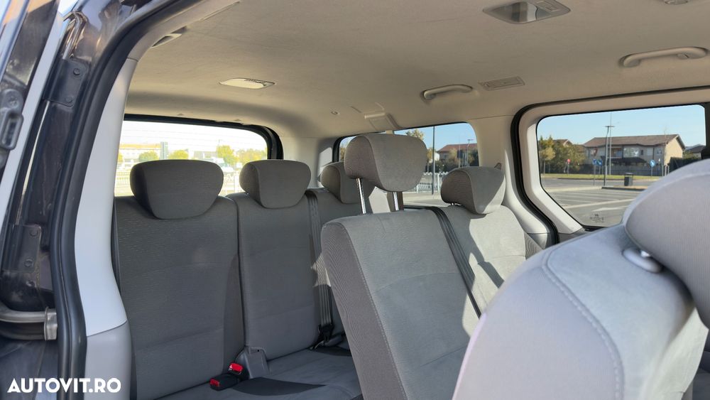 Hyundai H-1 Starex - 9