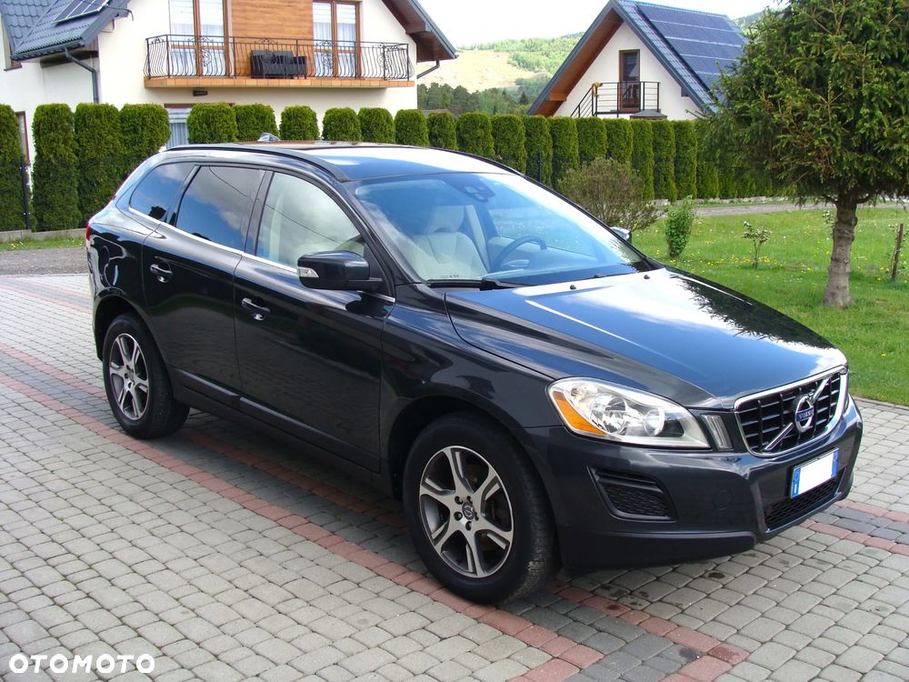 Volvo XC 60 D3 AWD Momentum - 2