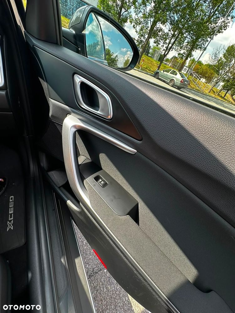 Kia XCeed 1.5 T-GDI M - 25