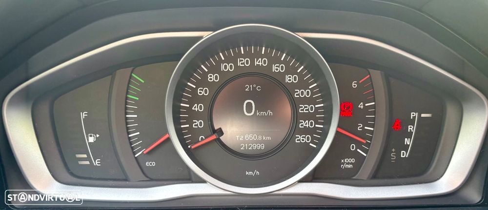 Volvo V60 2.0 D4 Momentum Geartronic - 8