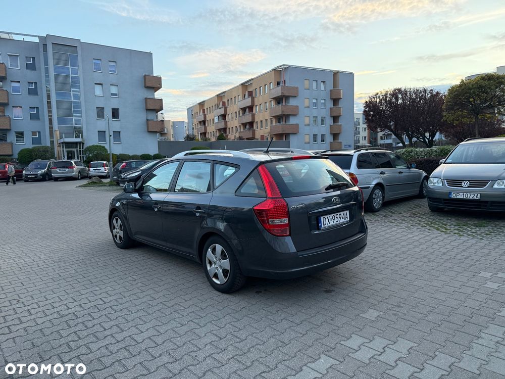 Kia Ceed 1.6 CVVT Dream-Team Edition - 28