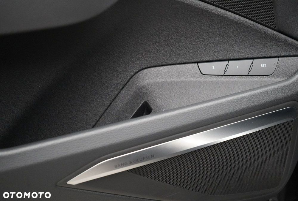 Audi Q8 Sportback e-tron - 17