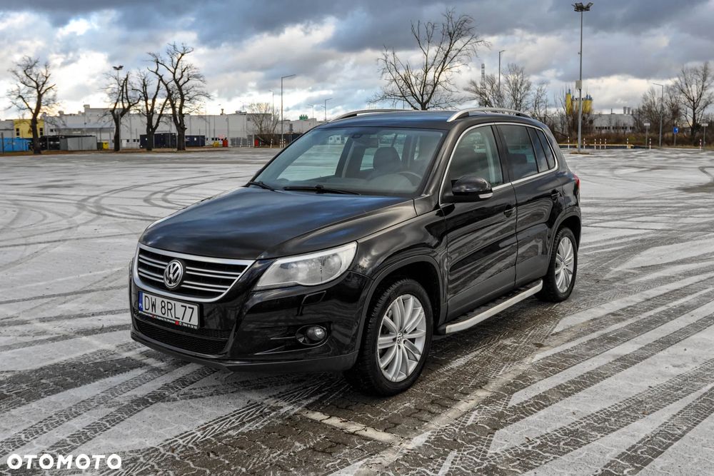 Volkswagen Tiguan - 1