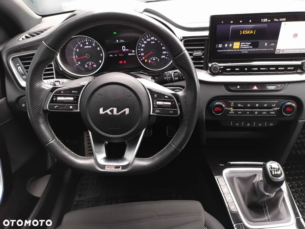 Kia ProCeed - 13