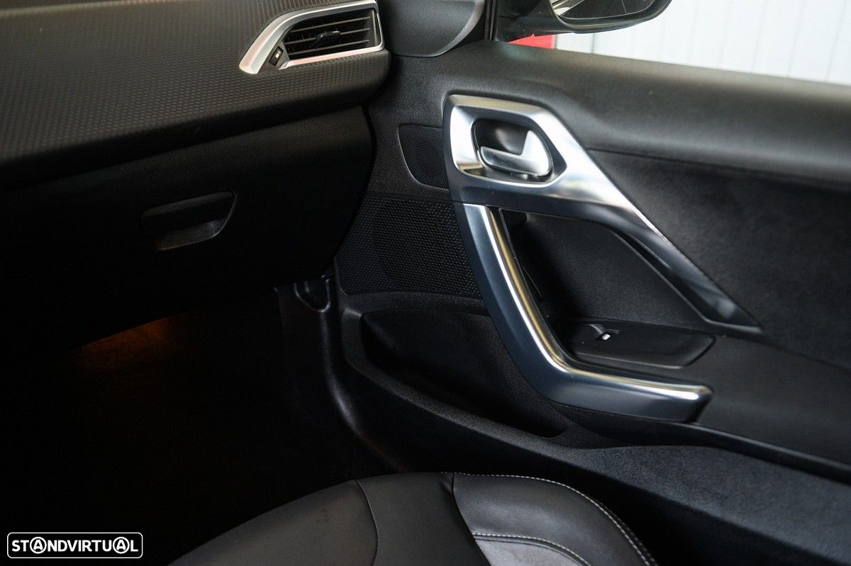 Peugeot 2008 1.6 e-HDi Allure - 51