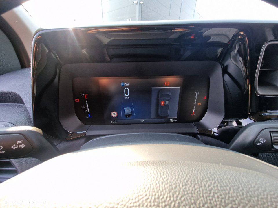 Ford Transit Courier - 14