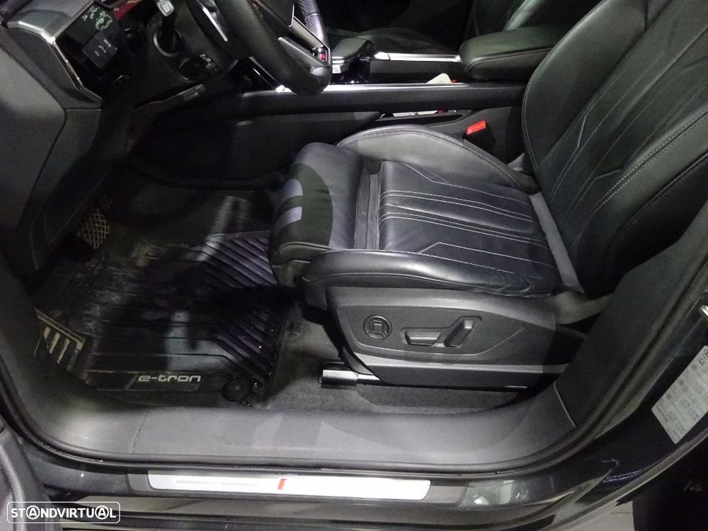 Audi e-tron 55 quattro S line - 12