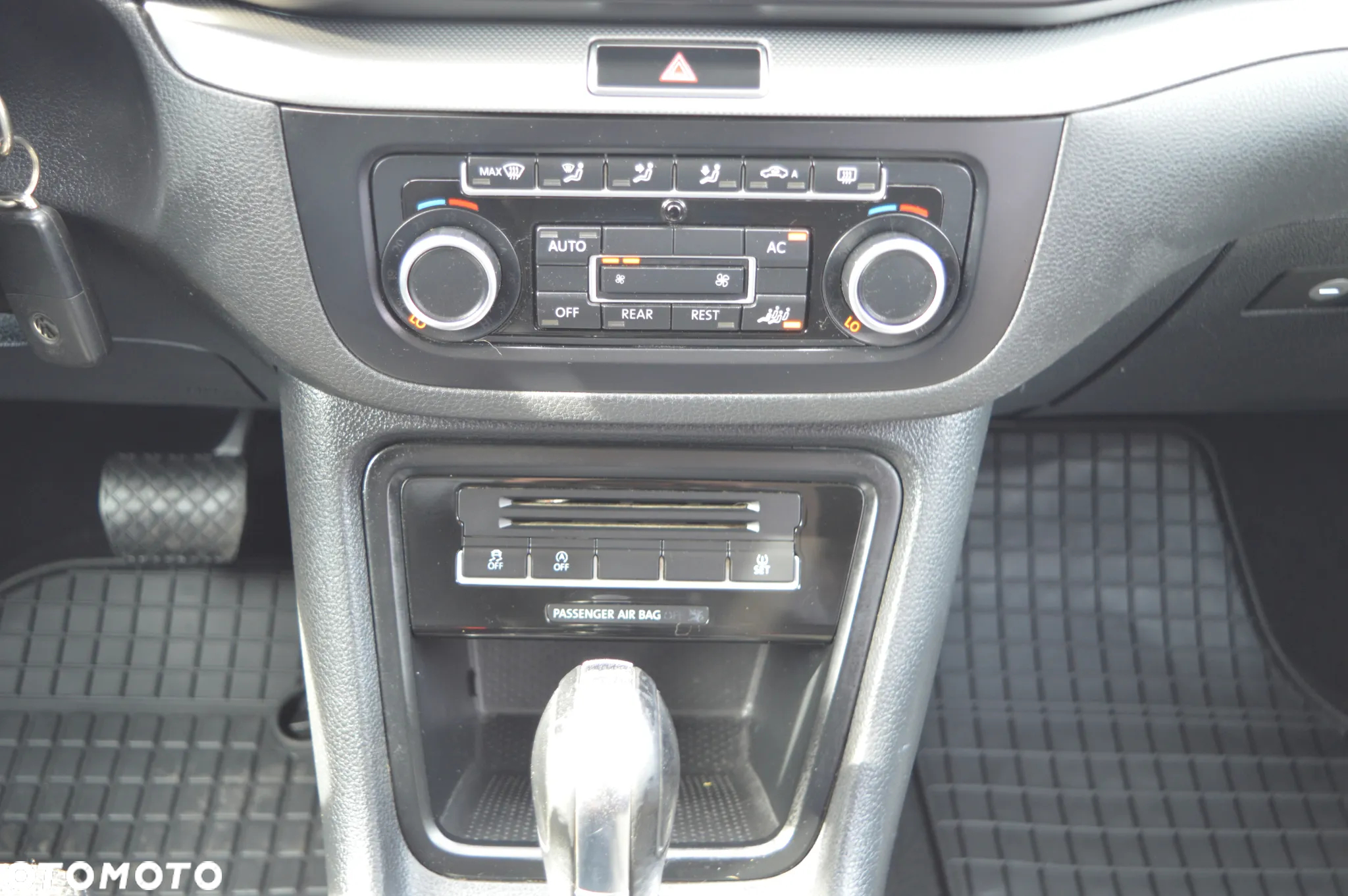 Volkswagen Sharan 2.0 TDI DSG BlueMotion Technology Comfortline - 16