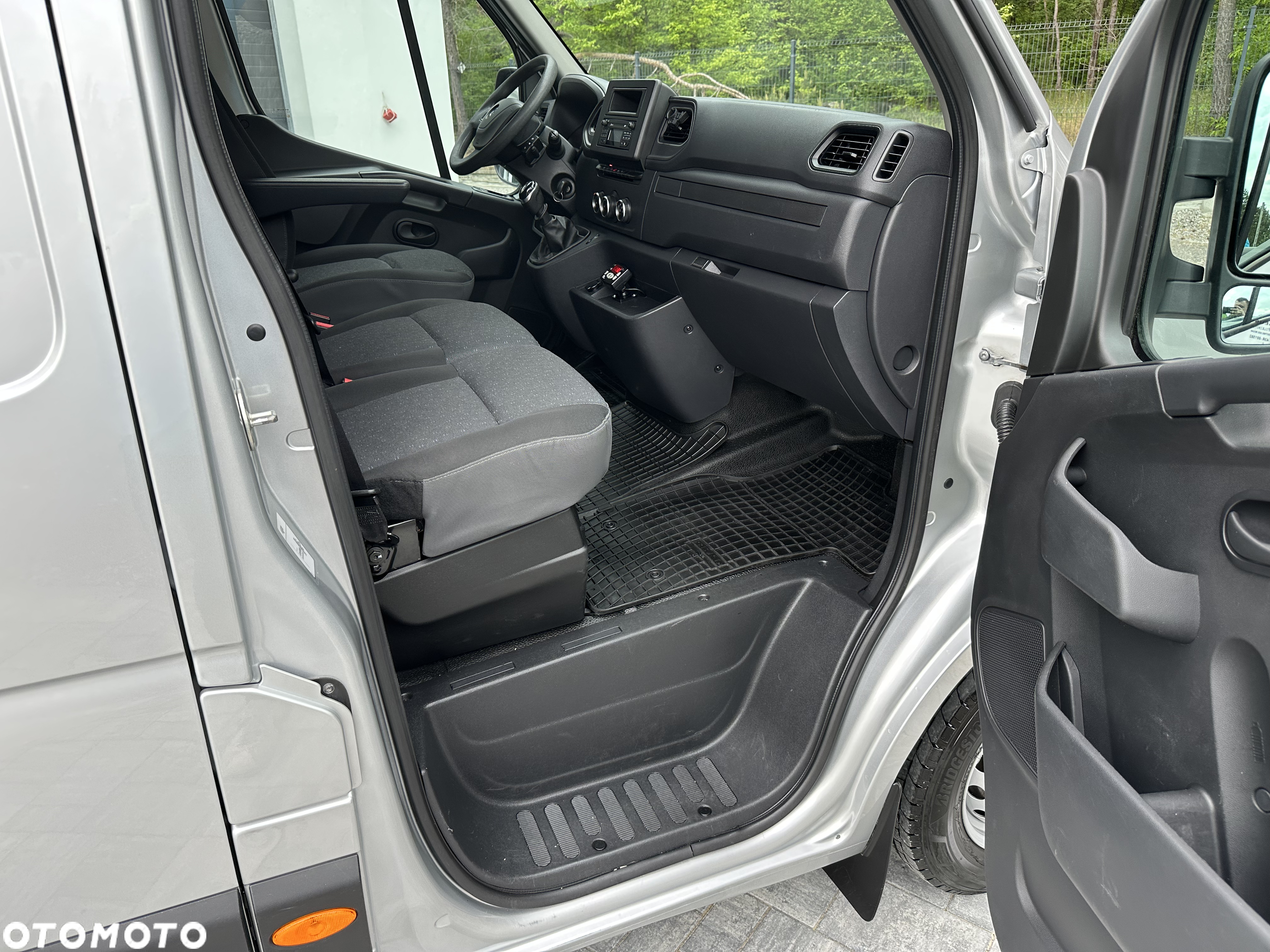 Renault Master L3H2 Chłodnia Carrier Xarios 350 / Zasilanie postojowe 230V / Bogata wersja wyposażenia / Lakier srebrny metalik / Salon PL / FV23% - 30