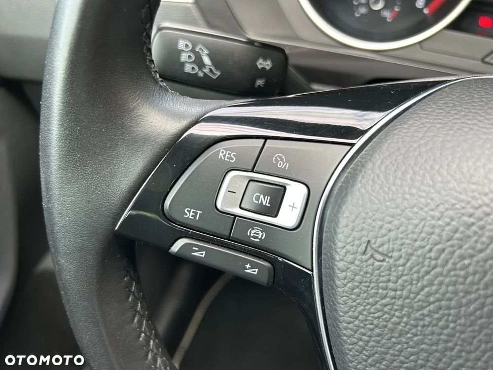 Volkswagen Tiguan - 22