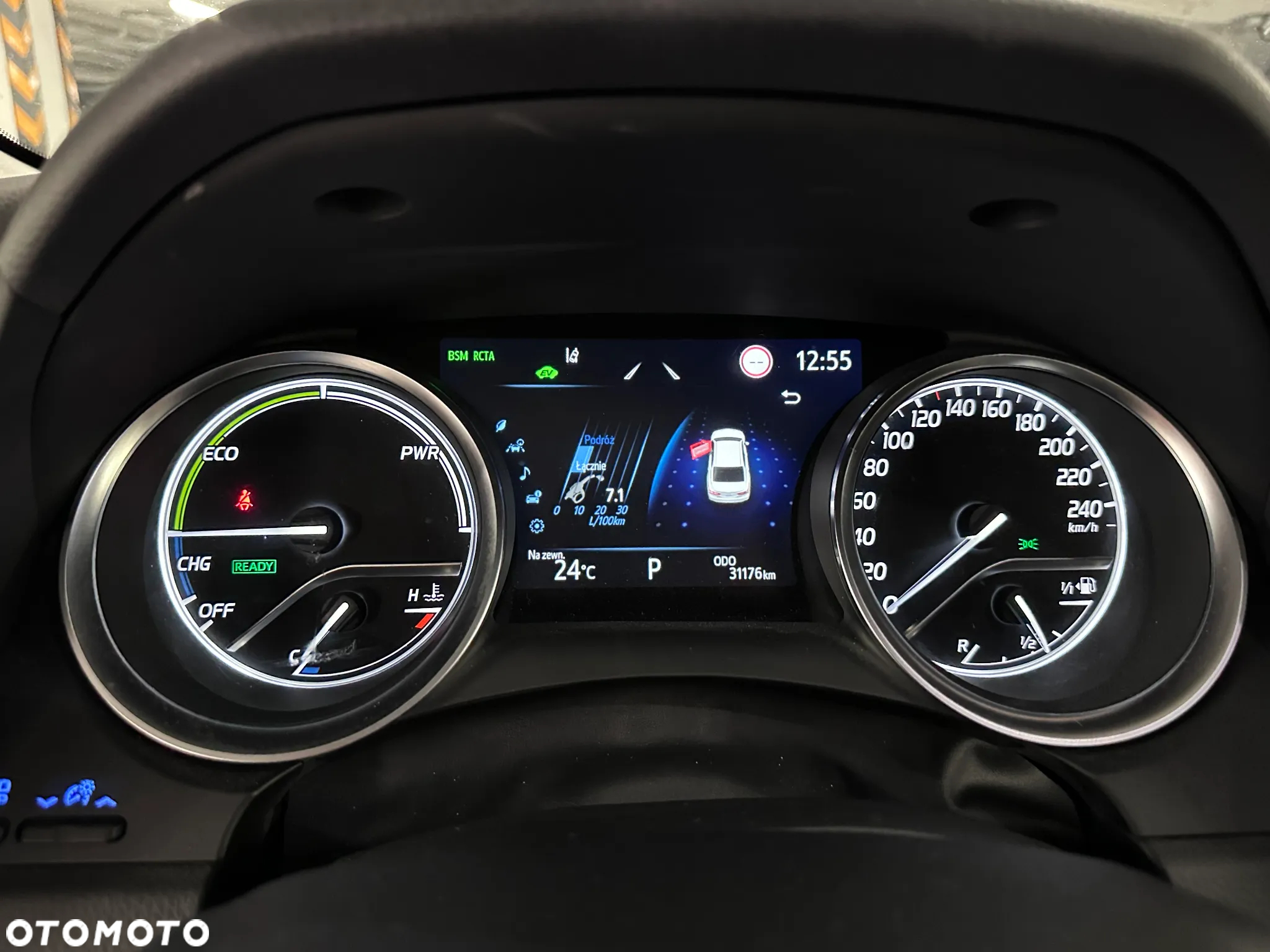 Toyota Camry 2.5 Hybrid Executive CVT - 10