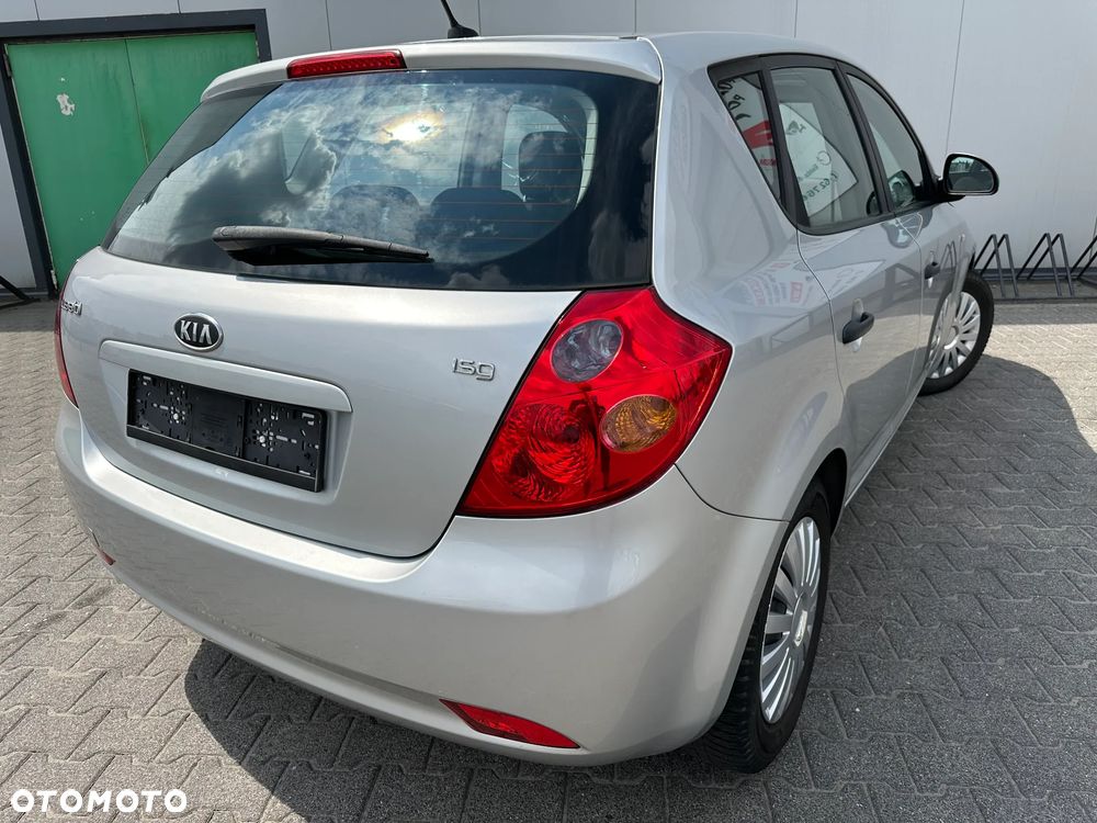 Kia Ceed - 9